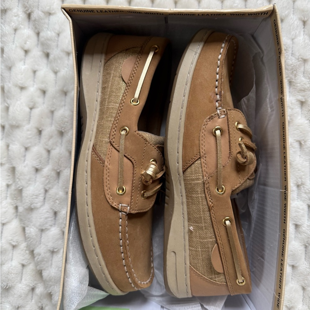 NIB beige penny loafers slip on casual dress shoes size 8 wide